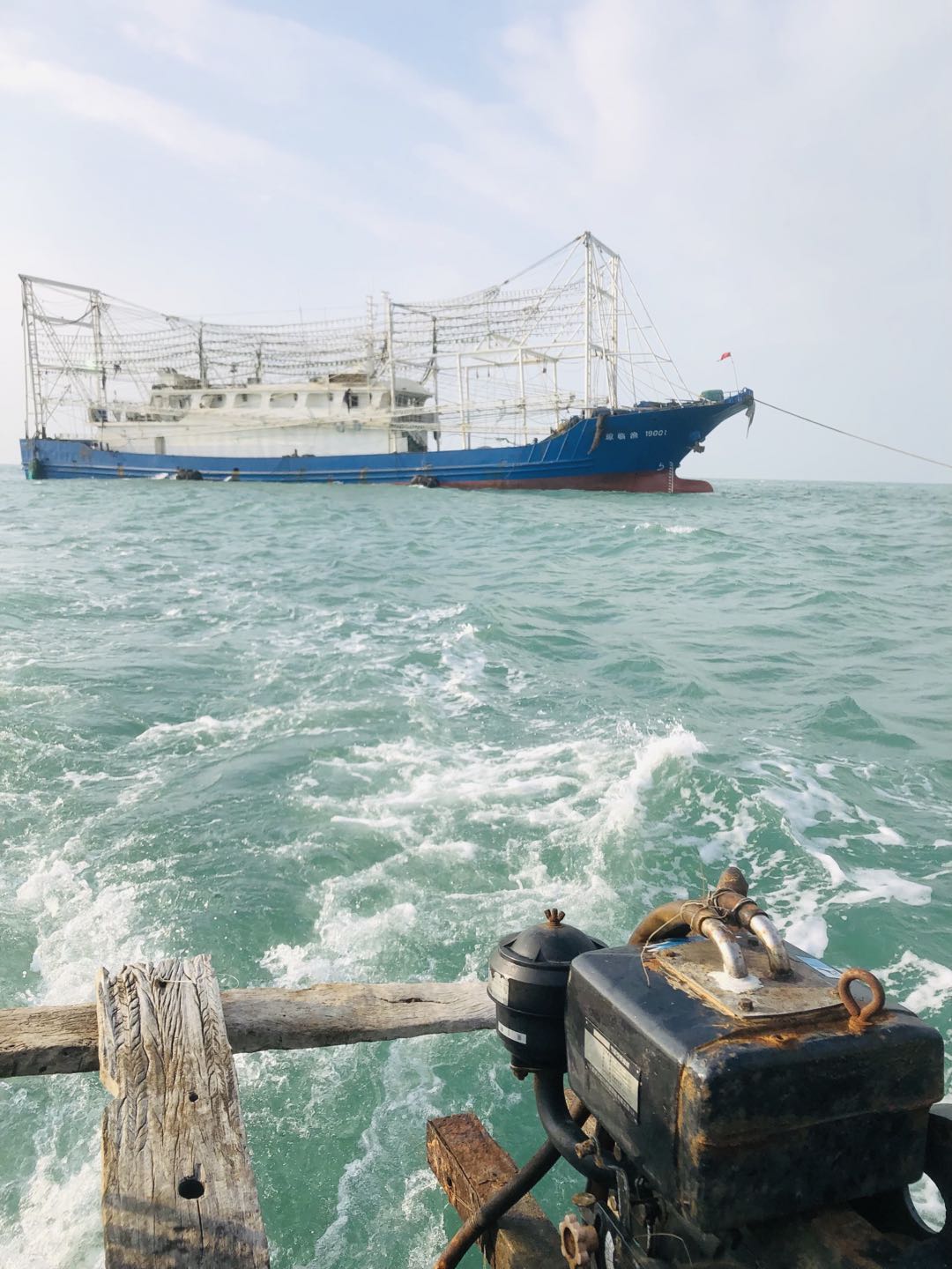 Install Fishing Light Boat in Hainan China