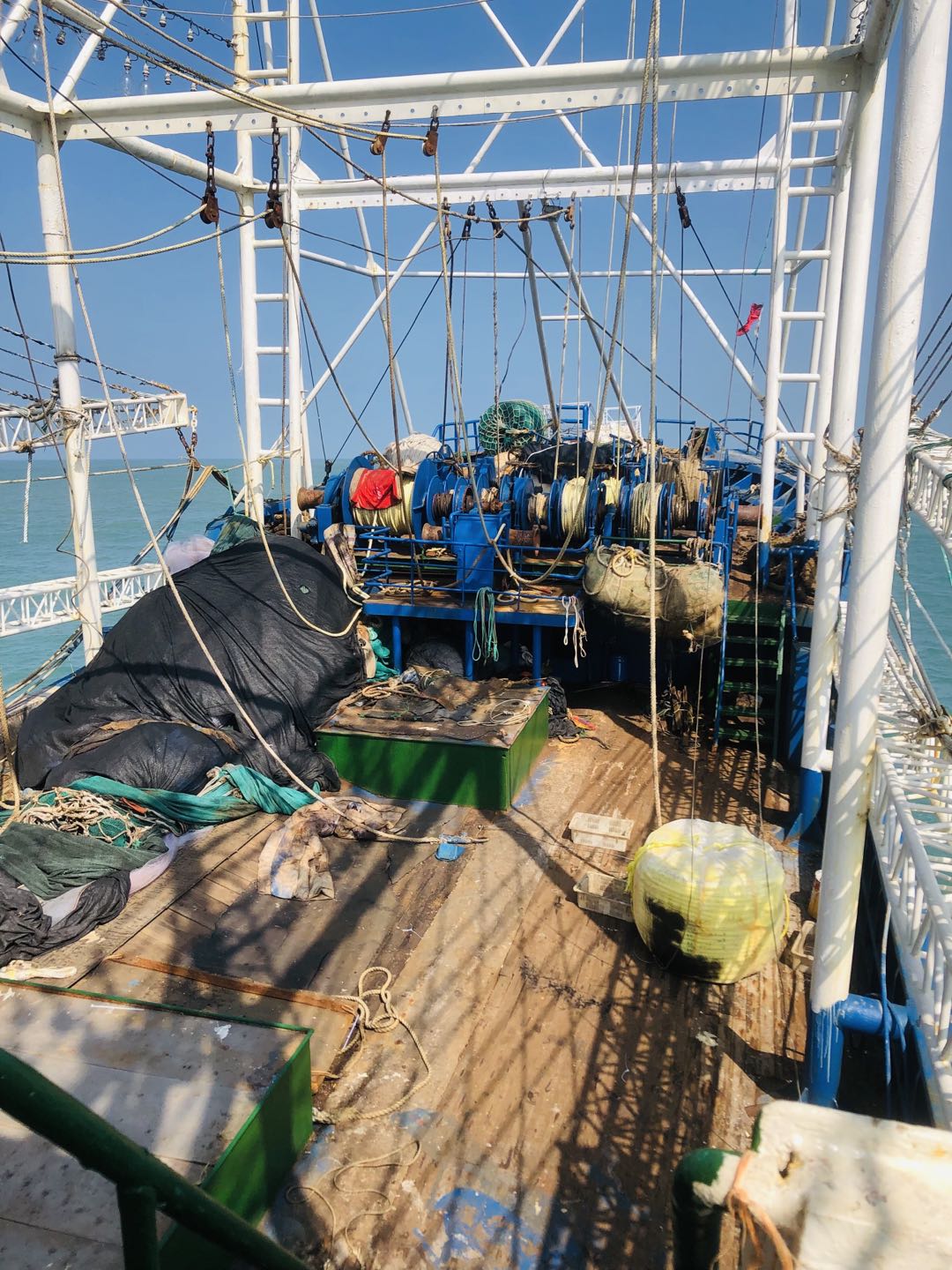 Install Fishing Light Boat in Hainan China